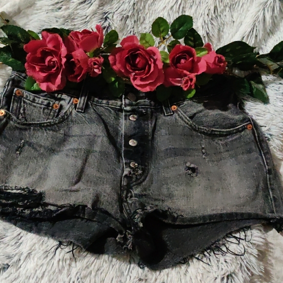 Levi's Pants - LEVI STRAUSS &CO SEXYJEAN  SHORTS GRAY  SIZE W29